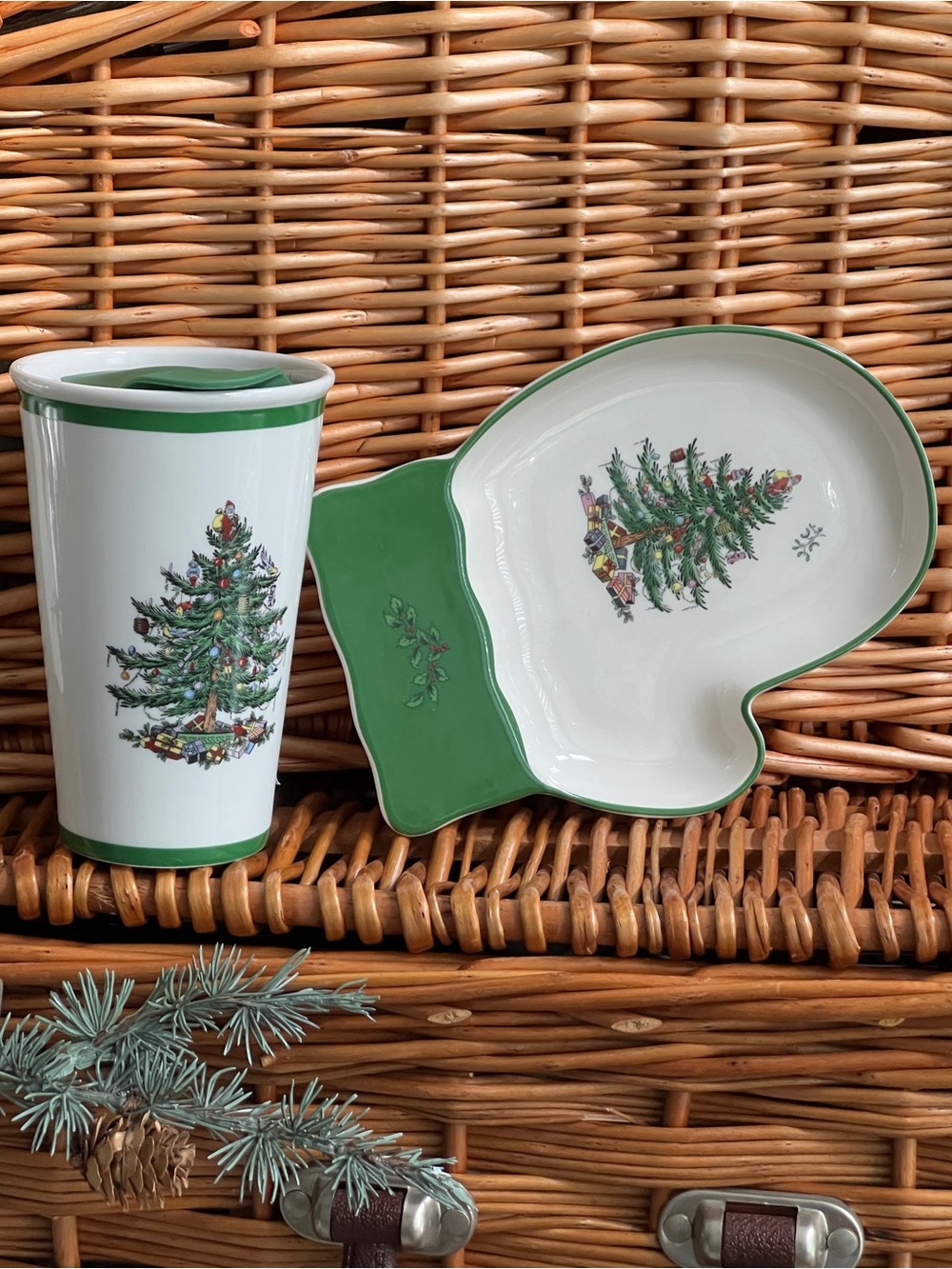 Spode set Christmas Tree Travel Mug and Mitten plate dish